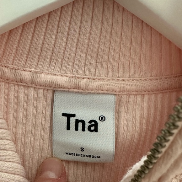 Aritzia TNA Copley Longsleeve (Size Small) In Colour Light Pink. - Picture 3 of 3